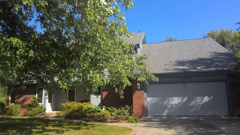 Property photo: 10002 CROWN POINT DR