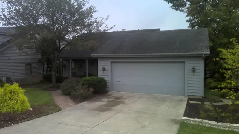 Property photo: 10009 WOODLAND RDG W