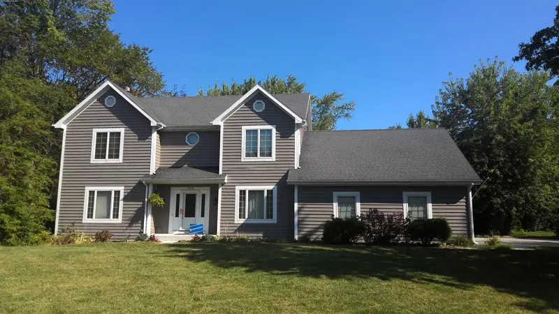 Property photo: 10012 CROWN POINT DR