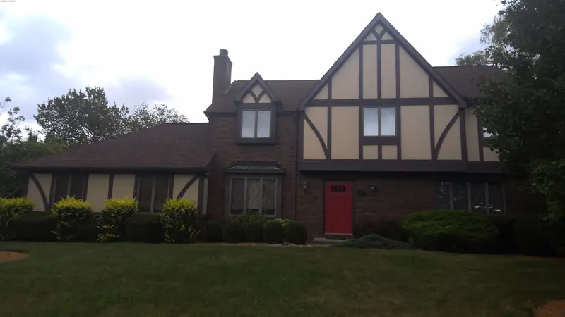 Property photo: 10016 HIBISCUS DR