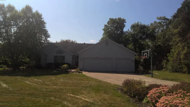 Property photo: 10017 SCHUYLER CT