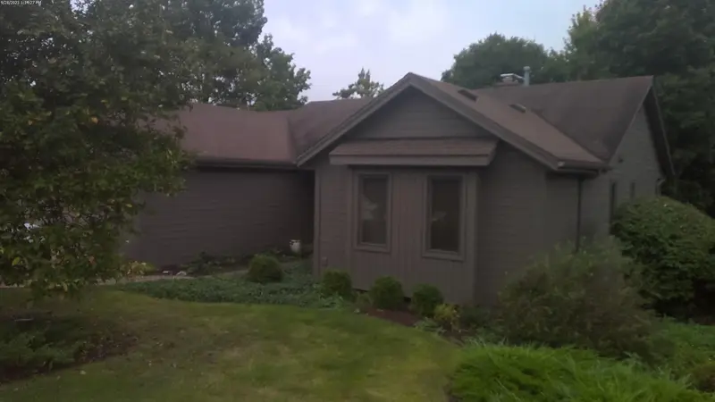 Property photo: 10017 WOODLAND RDG W