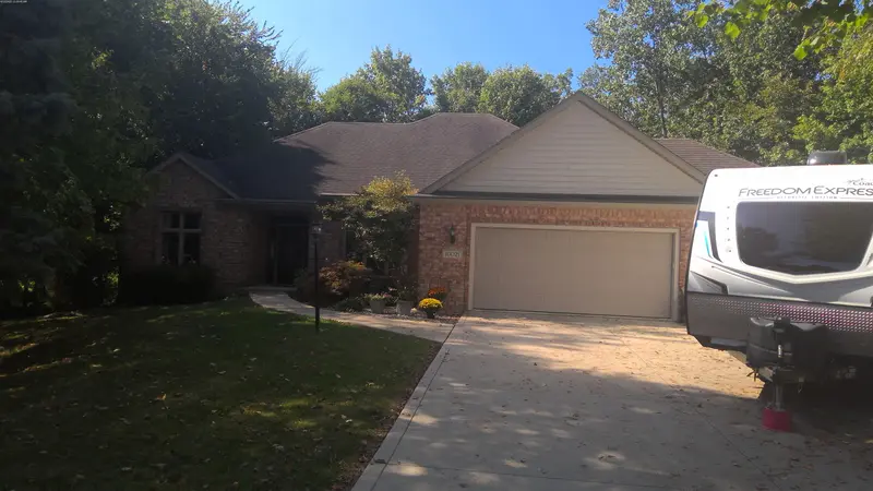 Property photo: 10021 LANEWOOD CT