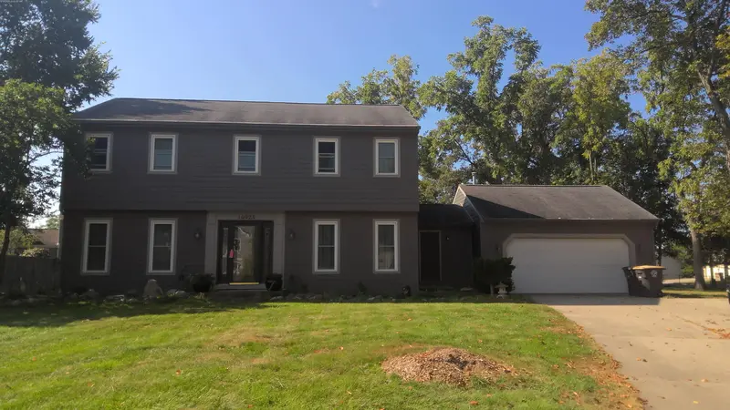 Property photo: 10025 CROWN POINT DR