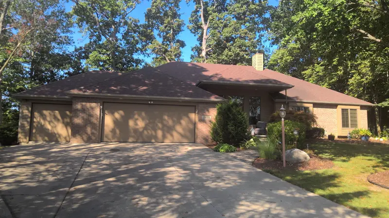 Property photo: 10033 LANEWOOD CT