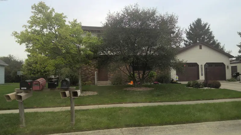 Property photo: 10105 HIBISCUS DR