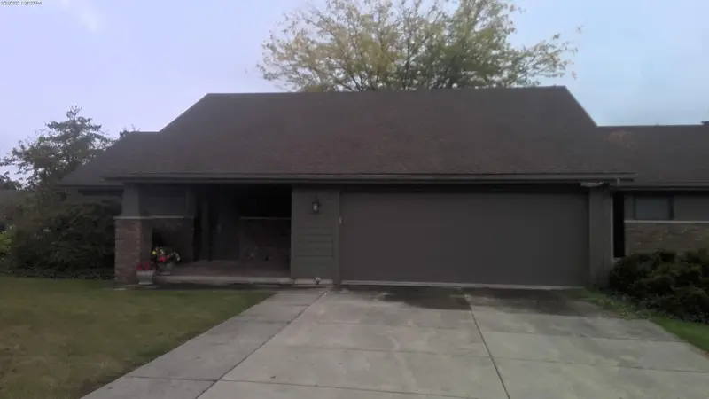 Property photo: 10107 WOODLAND RDG W