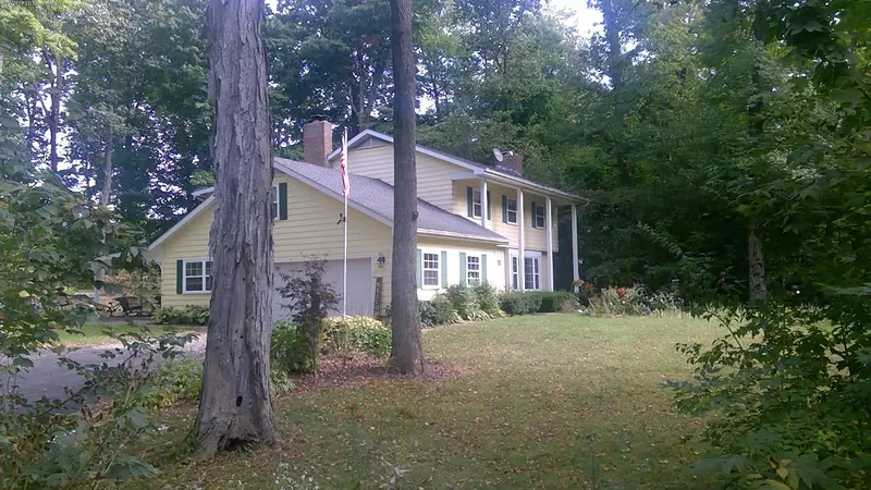 Property photo: 10112 CIRCLEWOOD DR