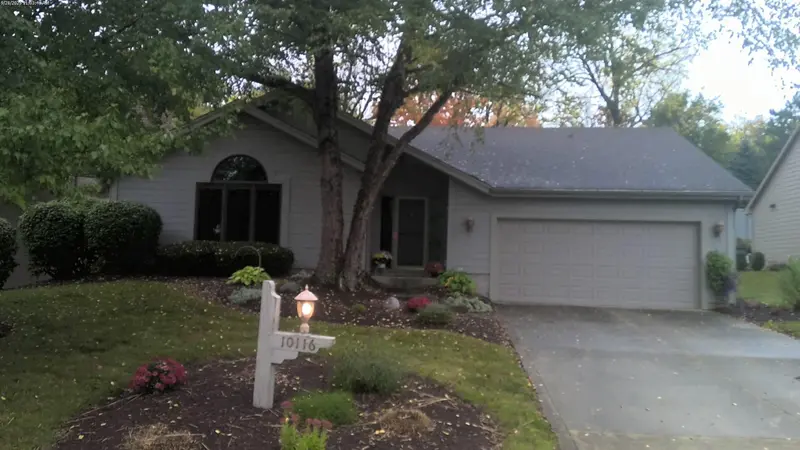 Property photo: 10116 WOODLAND RDG W