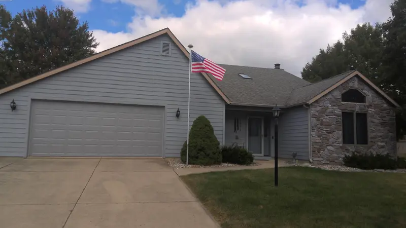 Property photo: 10212 DEER CREEK LN