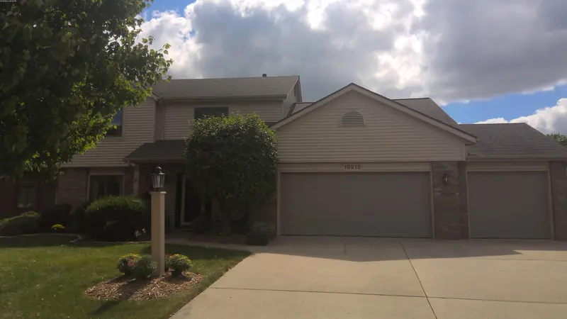 Property photo: 10215 DEER CREEK LN