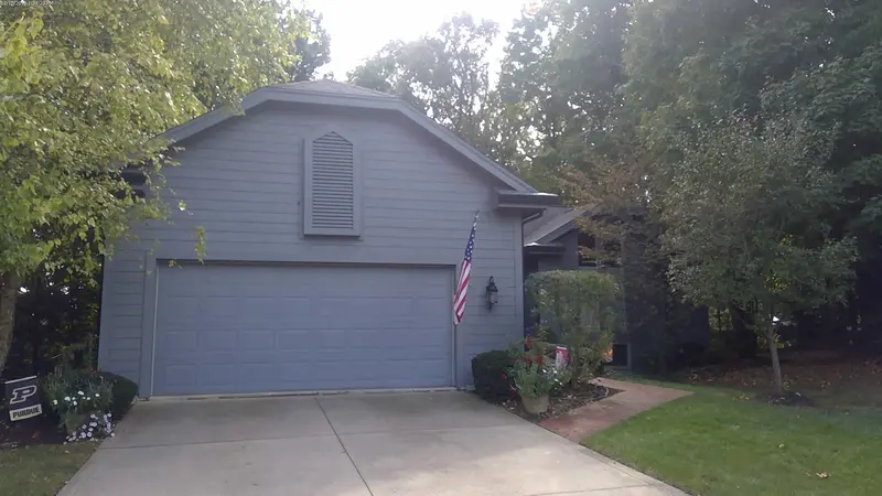 Property photo: 10217 WOODLAND RDG W