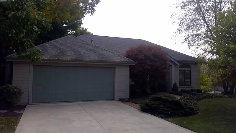 Property photo: 10231 WOODLAND RDG W