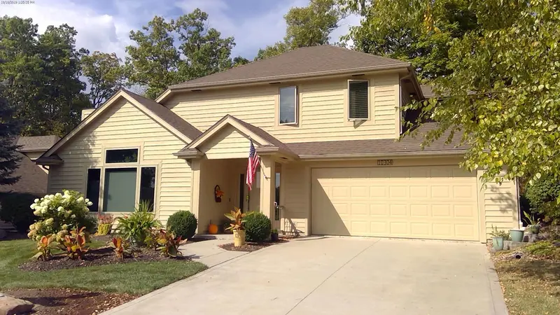 Property photo: 10304 WOODLAND RDG W