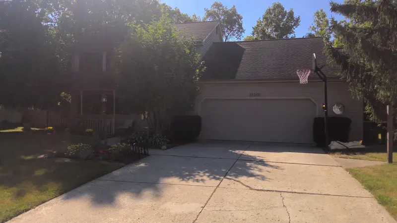 Property photo: 10309 WOODS EDGE LN