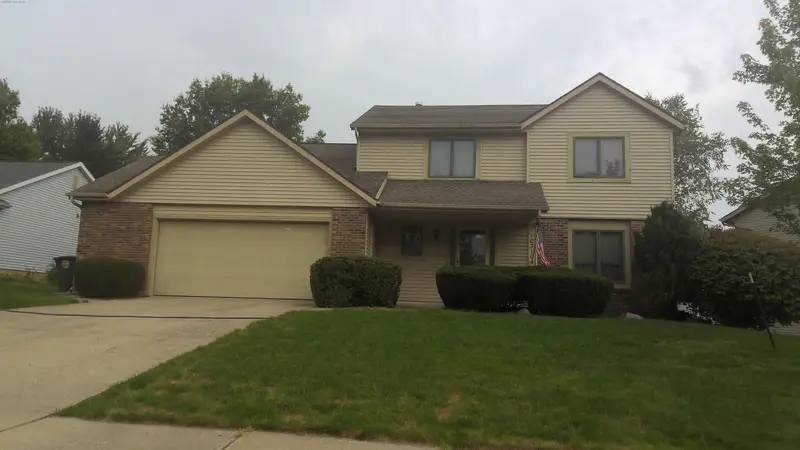 Property photo: 10310 WOODS EDGE LN