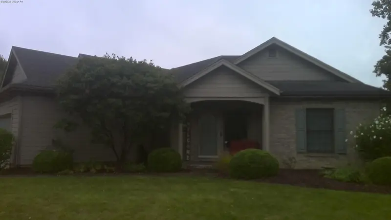 Property photo: 10311 WOODLAND RDG W