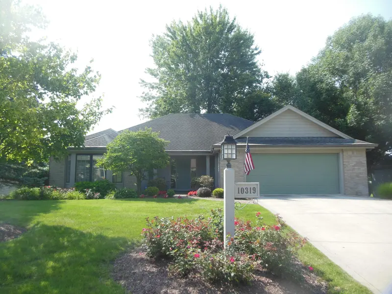 Property photo: 10319 WOODLAND RDG W