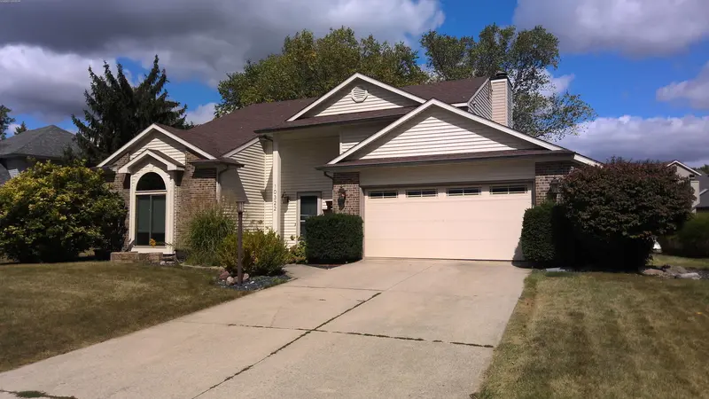 Property photo: 10322 DEER CREEK LN