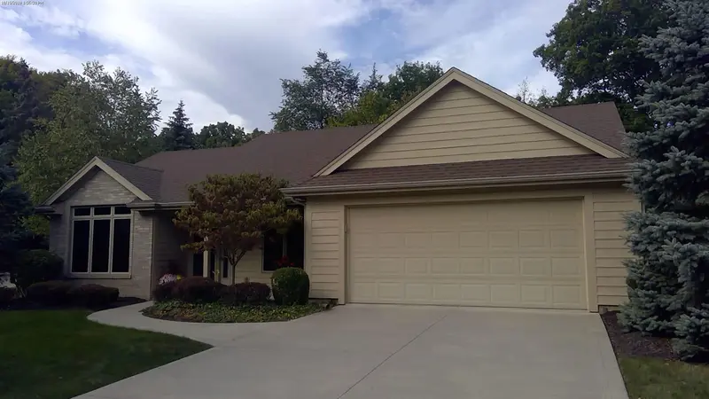 Property photo: 10336 WOODLAND RDG W