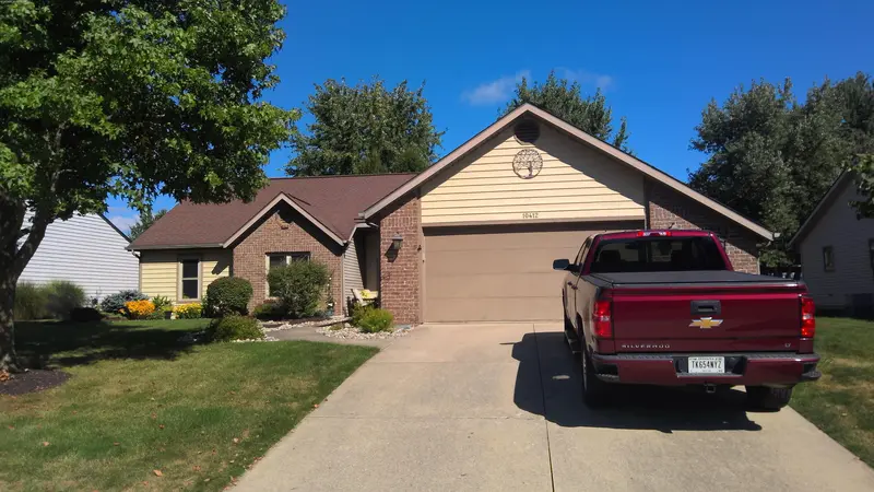 Property photo: 10412 WOODS EDGE LN