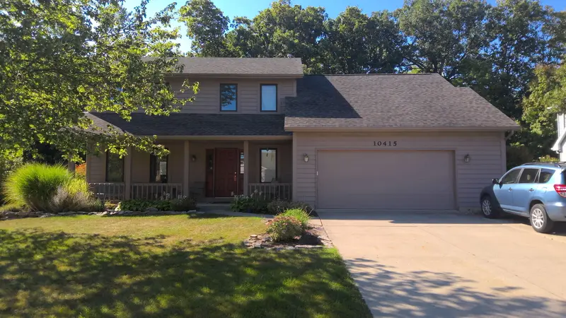 Property photo: 10415 WOODS EDGE LN