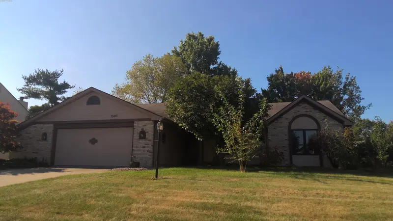 Property photo: 10419 CINNAMON TREE PL