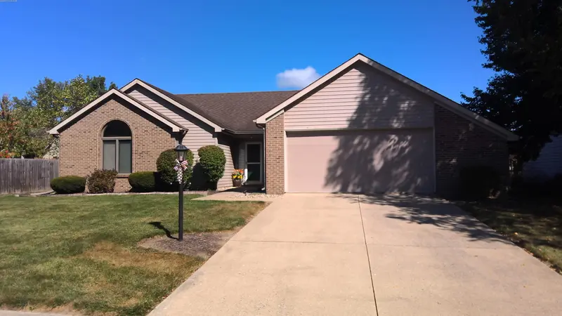 Property photo: 10424 WOODS EDGE LN