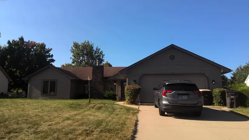 Property photo: 10425 CINNAMON TREE PL