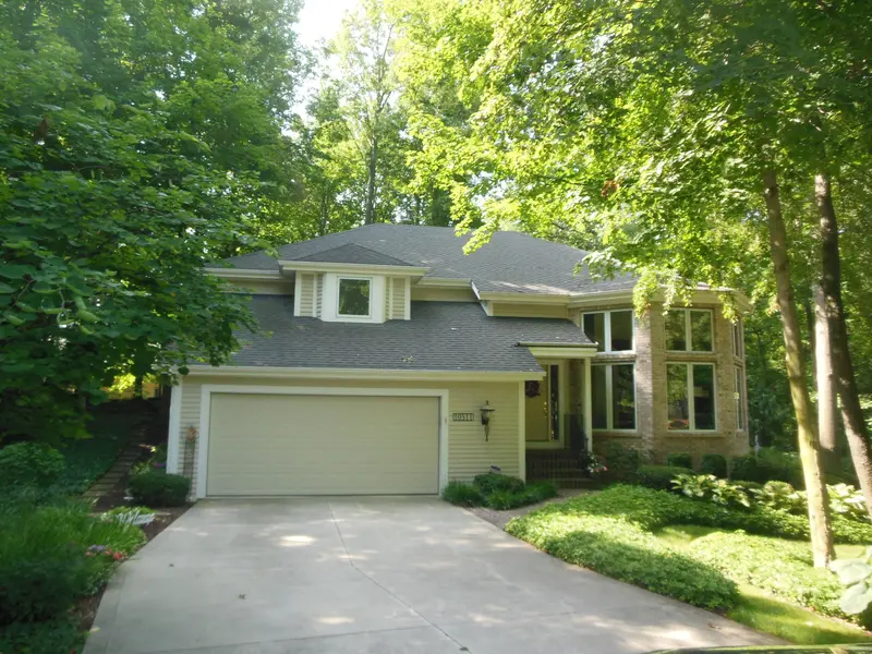 Property photo: 10511 WOODLAND RDG W