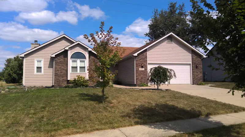 Property photo: 10524 BENT TREE LN