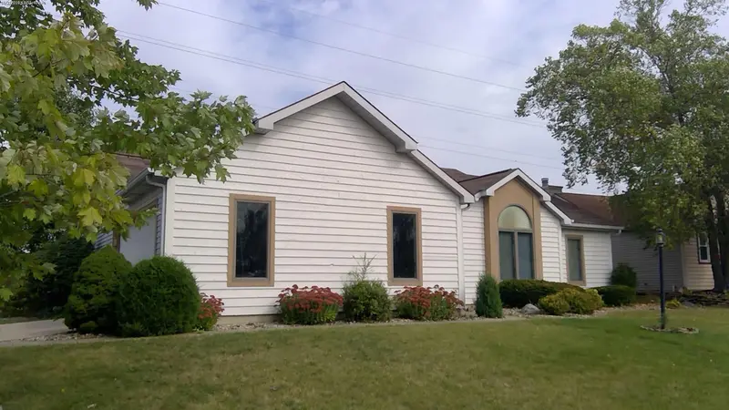 Property photo: 10532 BENT TREE LN