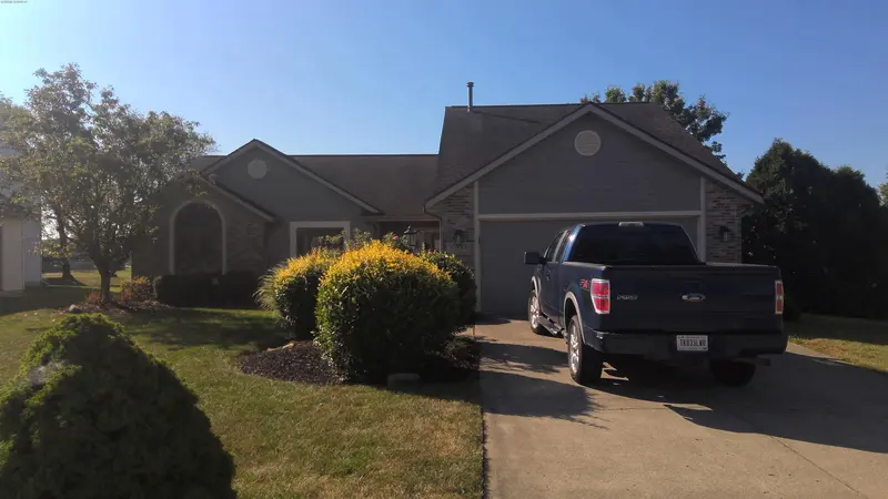 Property photo: 10533 BENT TREE LN