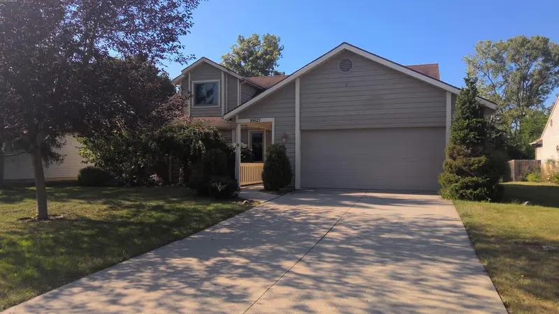 Property photo: 10627 YORKTOWNE PL