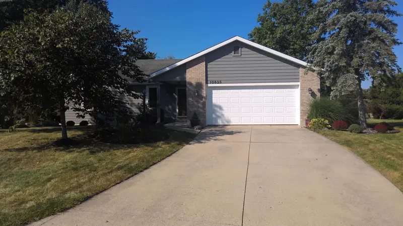 Property photo: 10635 YORKTOWNE PL