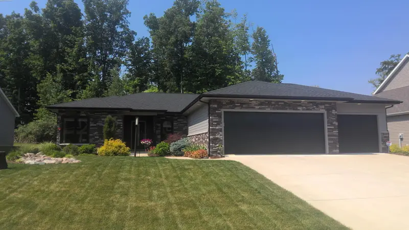 Property photo: 10664 AZBURY BLVD