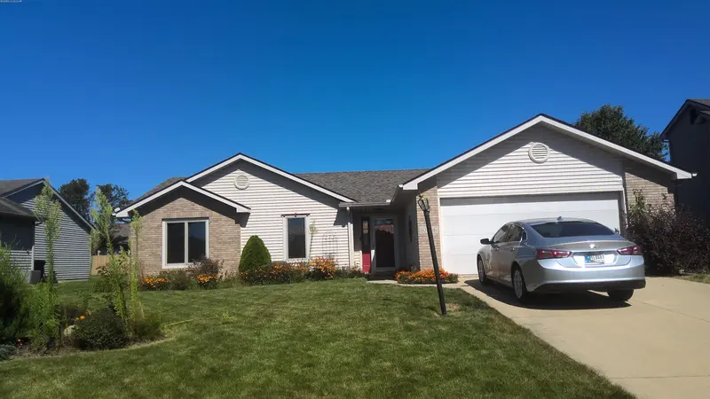 Property photo: 10806 LUPINE LN