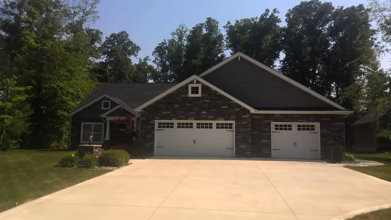 Property photo: 10807 ROTHVALE LN