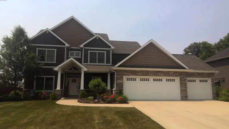 Property photo: 10822 AZBURY BLVD