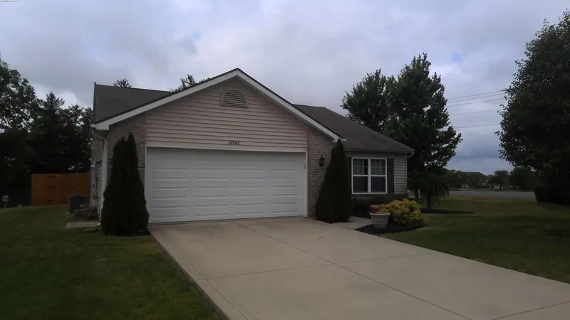 Property photo: 10902 CALERA PSGE