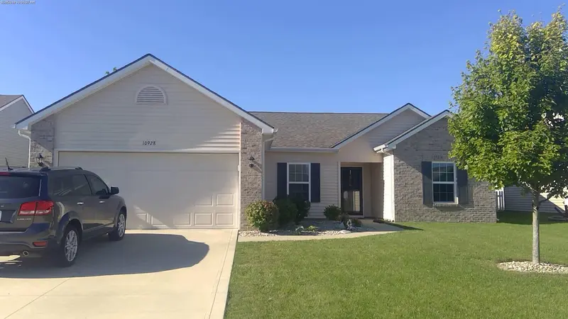 Property photo: 10928 CALERA PSGE