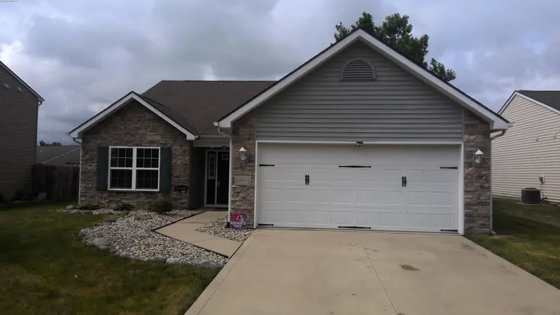 Property photo: 10934 CALERA PSGE