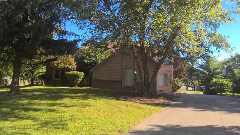 Property photo: 11012 WILMINGTON CT