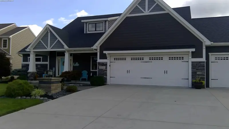 Property photo: 11017 AZBURY BLVD