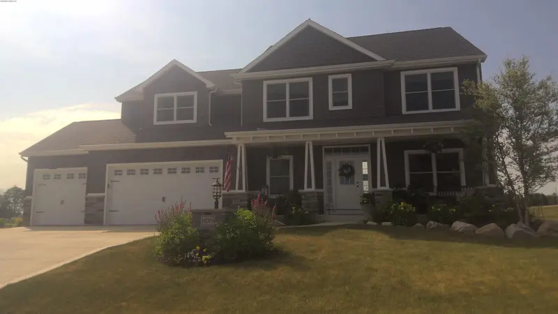 Property photo: 11019 BLUE SEDGE DR