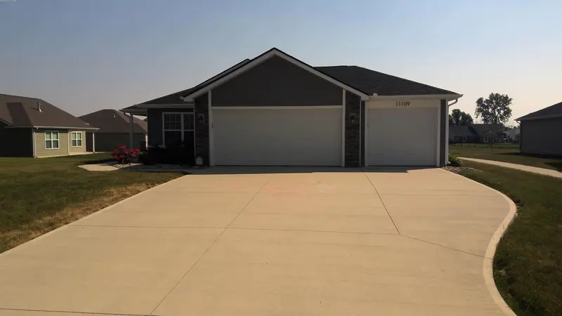 Property photo: 11109 CALERA PSGE