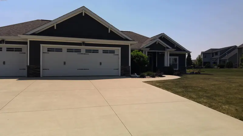 Property photo: 11119 BARLETTA CV