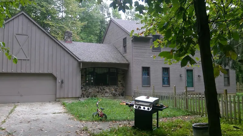 Property photo: 11408 BRANTFORD CT