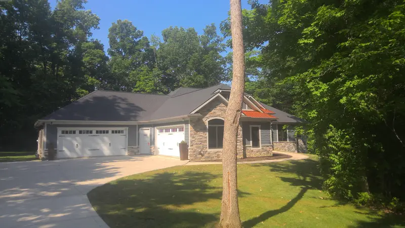 Property photo: 11667 AZBURY BLVD