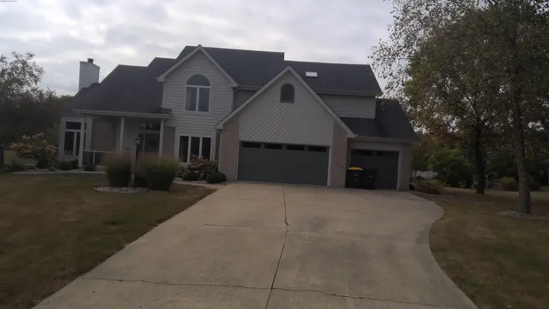 Property photo: 11821 EAGLE VIEW CT